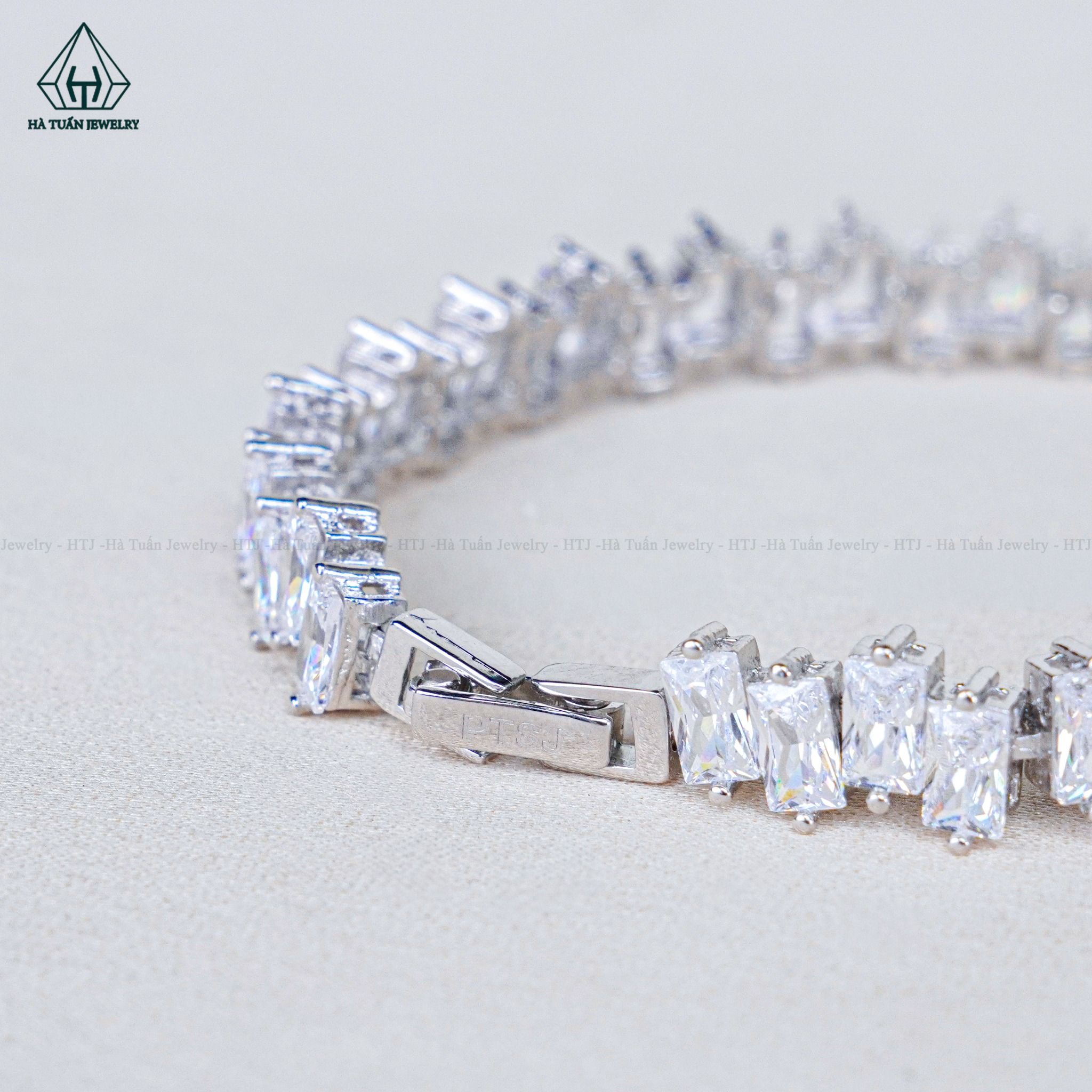  B074 Lắc tay full đá Baguette 