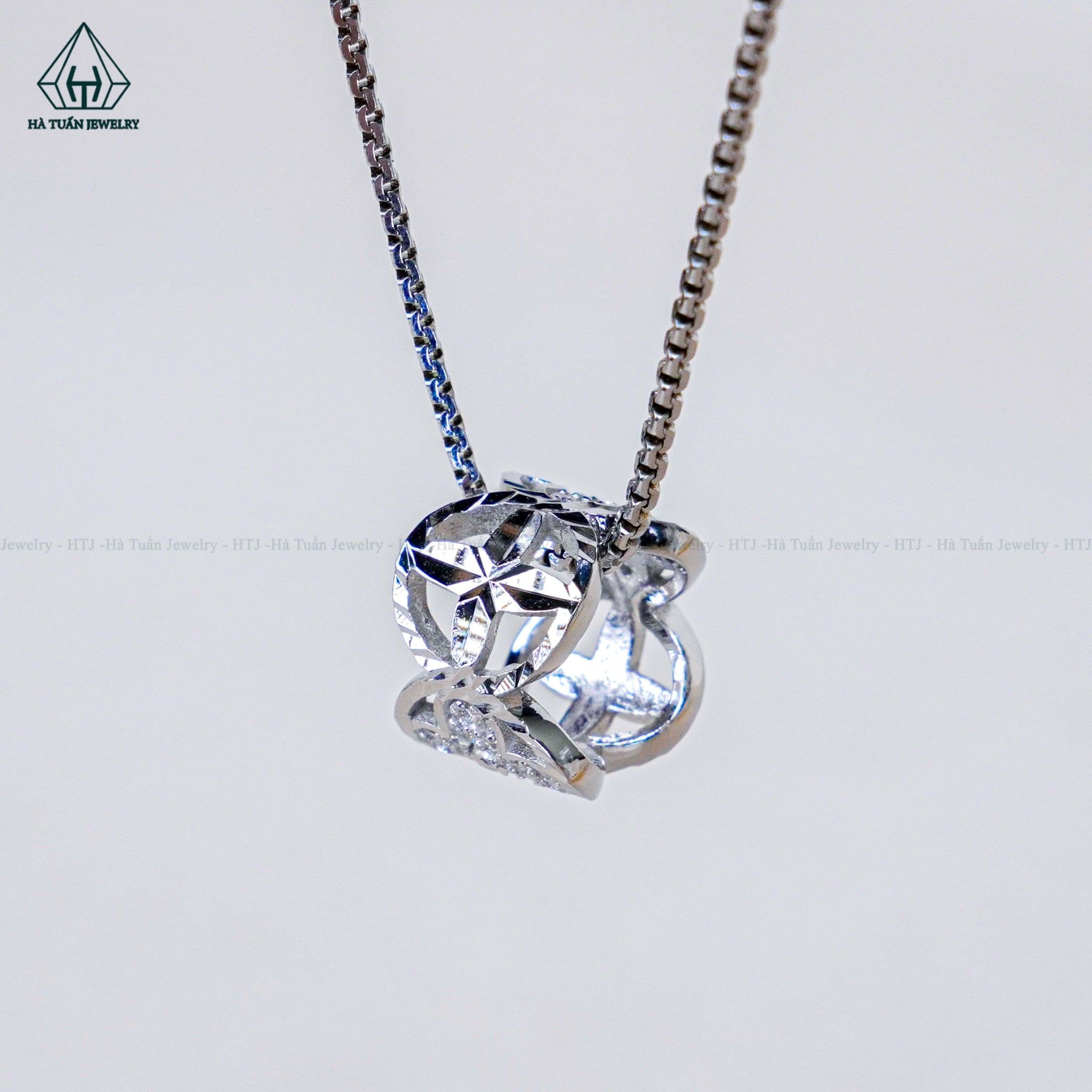  P432 Mặt dây chuyền trụ LV 