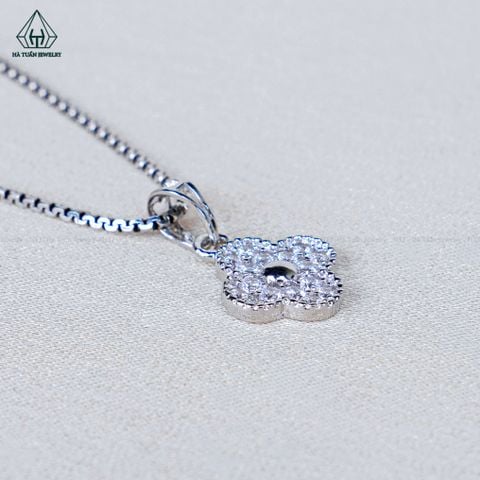 P436 9mm Mặt dây chuyền cỏ 4 lá đá