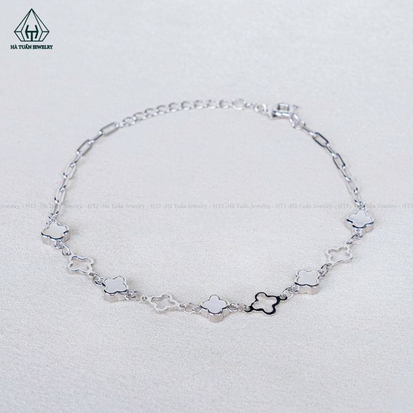  B084 Lắc tay VAN trắng 