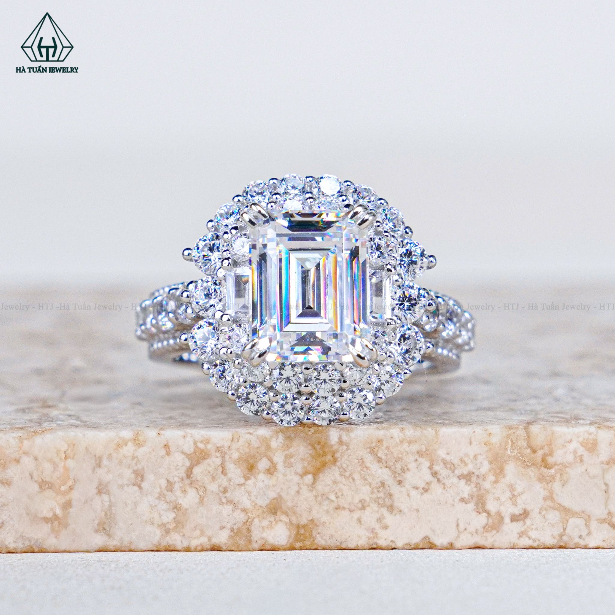  R998 Nhẫn nữ hoa tròn đá Emerald 7*9mm 