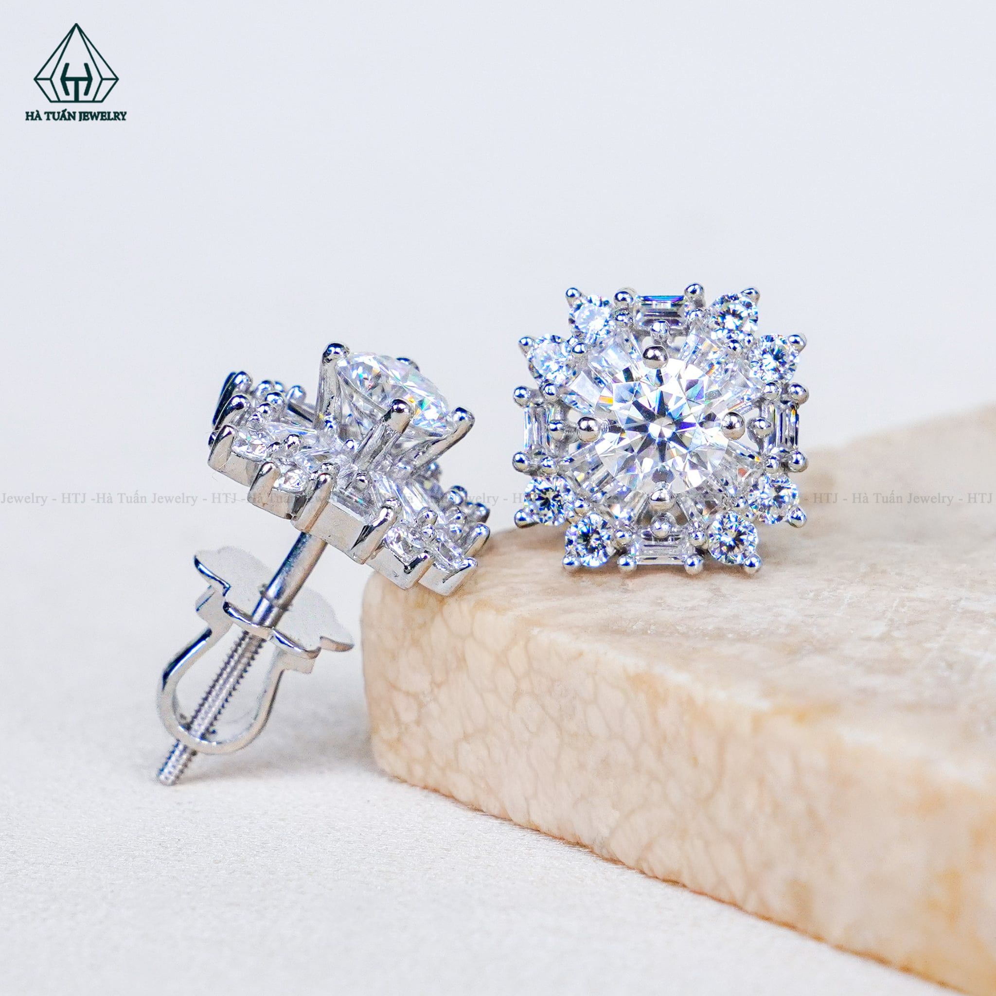  EX655 4.5mm Bông tai vuông viền baguette 