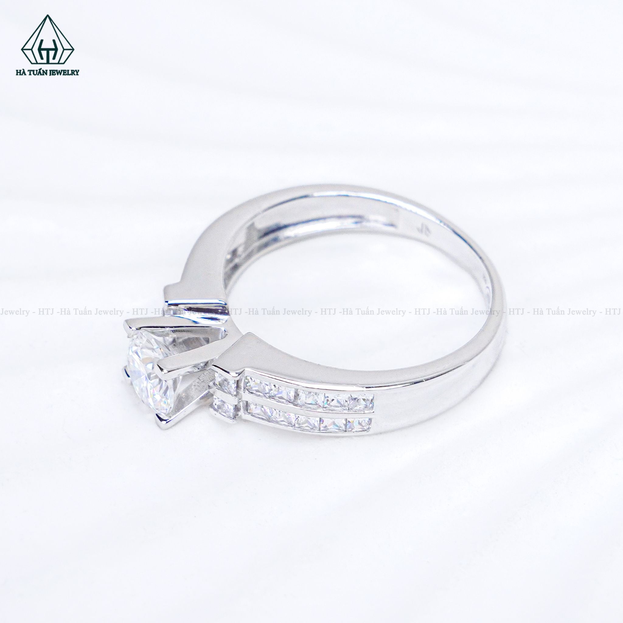  RX725 5.4mm Nhẫn nữ đai đá vuông 