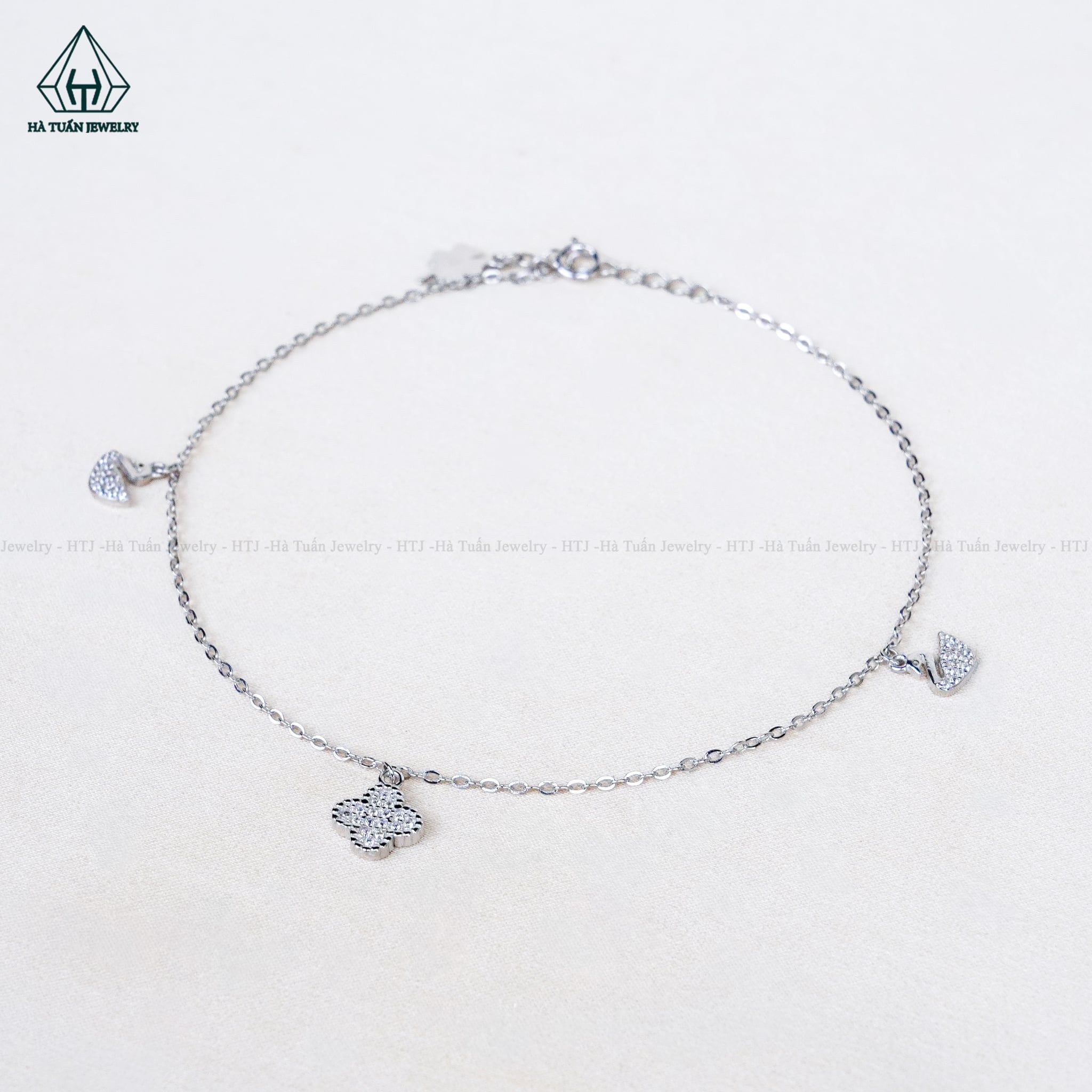  A483 Lắc chân cỏ 4 lá phối thiên nga 