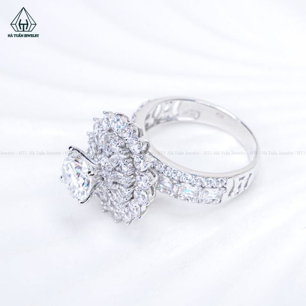  RX720 7.2mm Nhẫn nữ đài hoa viền baguette 