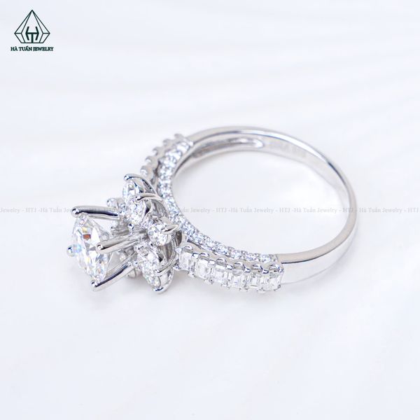  RX729 FULL MOIS 6.3mm Nhẫn nữ đài hoa phối viền baguette 