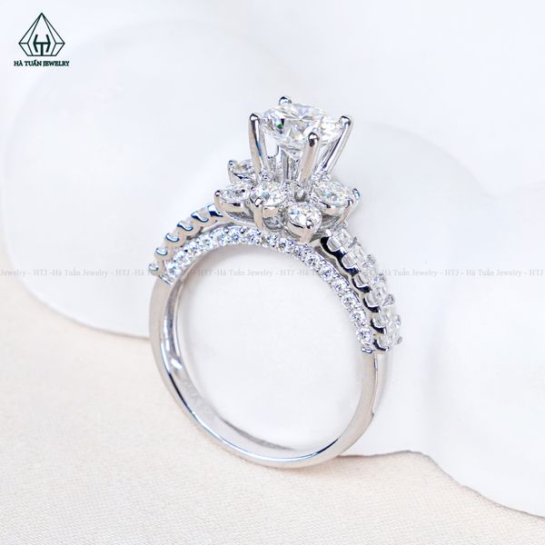  RX729 FULL MOIS 6.3mm Nhẫn nữ đài hoa phối viền baguette 