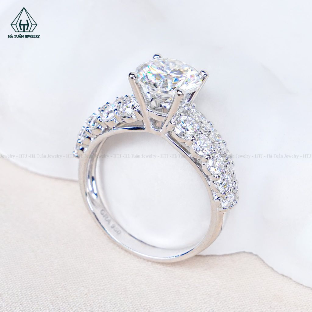 RX732 FULL MOIS 8.1mm Nhẫn nữ
