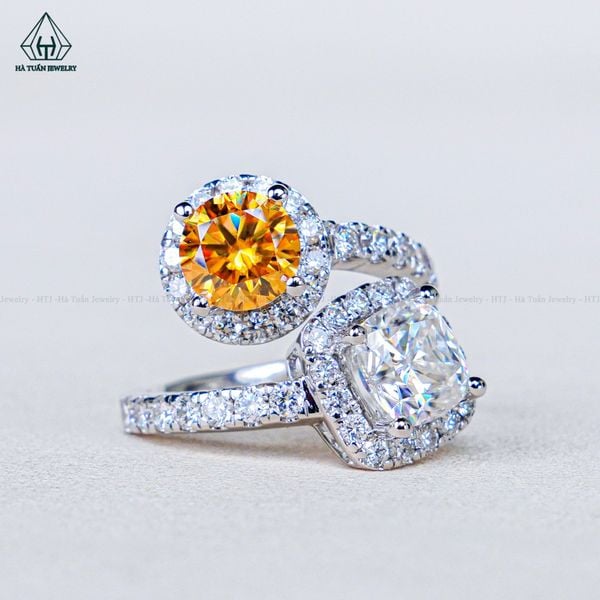 RG343 VT18K Lab Diamond - Chủ Mois Cushion 7*7mm + Chủ Mois Yellow 6.8mm 