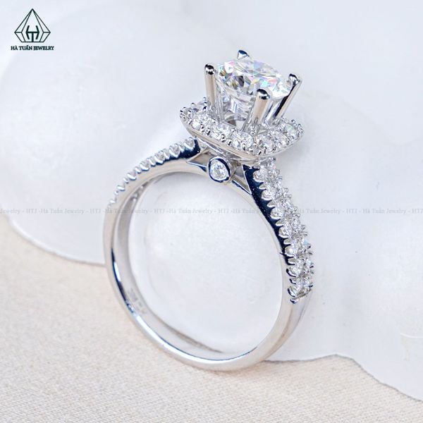  RX421 FULL MOIS 7.2mm Nhẫn nữ halo vuông 
