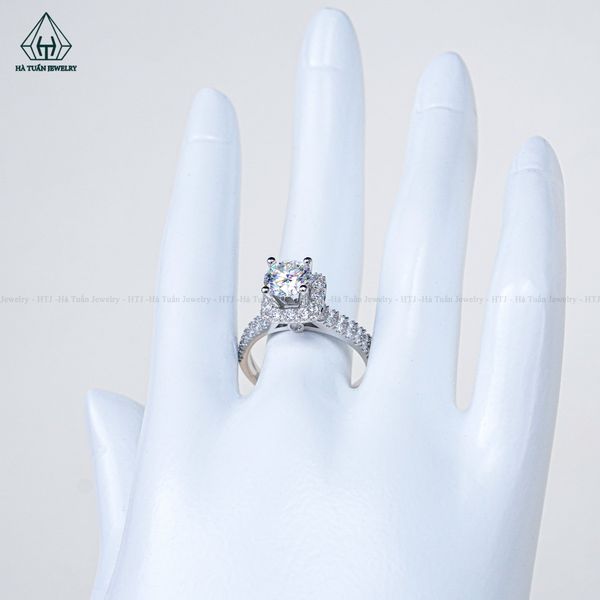  RX421 FULL MOIS 7.2mm Nhẫn nữ halo vuông 