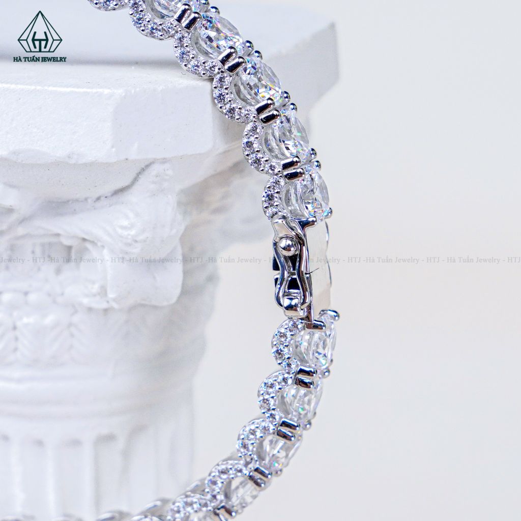 B929 4.5mm Vòng cứng đính đá CZ