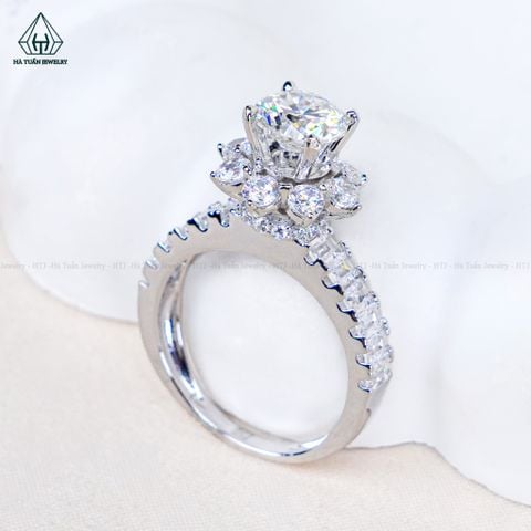 RX741 7mm Nhẫn nữ viền hoa đai baguette