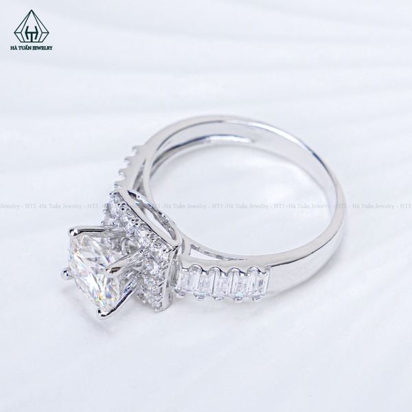  RX648 7mm Nhẫn nữ vuông phối baguette 