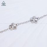  B093 Lắc tay V.A.N trắng 5 hoa móc máy 