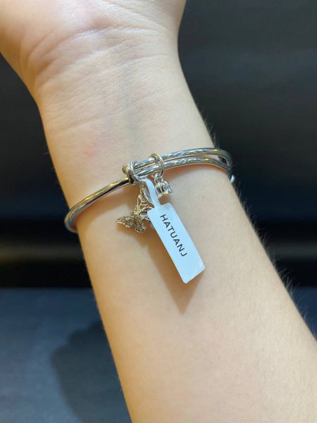  B086 Vòng tay xoắn charm hoa bướm 