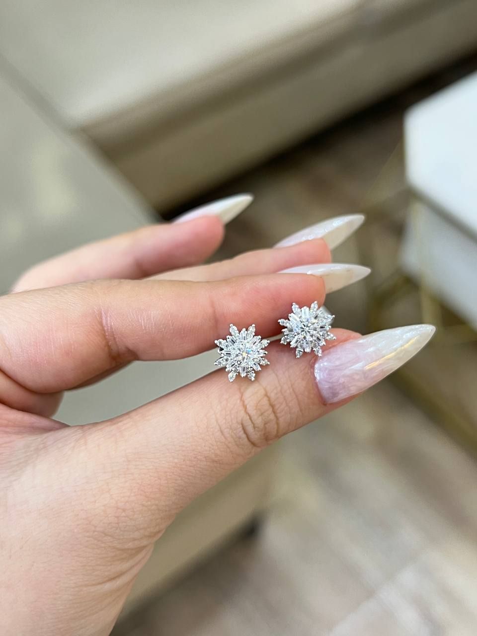  EX533 4mm Bông tai hoa đá nhọn 