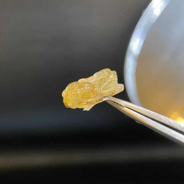  PC022 MẶT TỲ HƯU TÓC VÀNG 