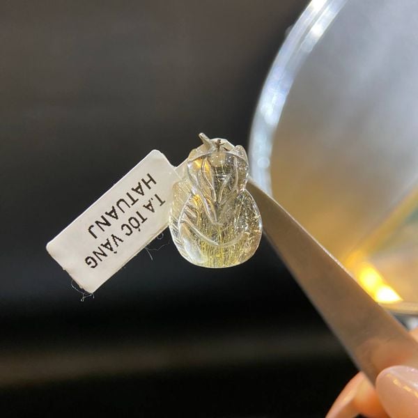  PC025 MẶT HỒ LY TÓC VÀNG 