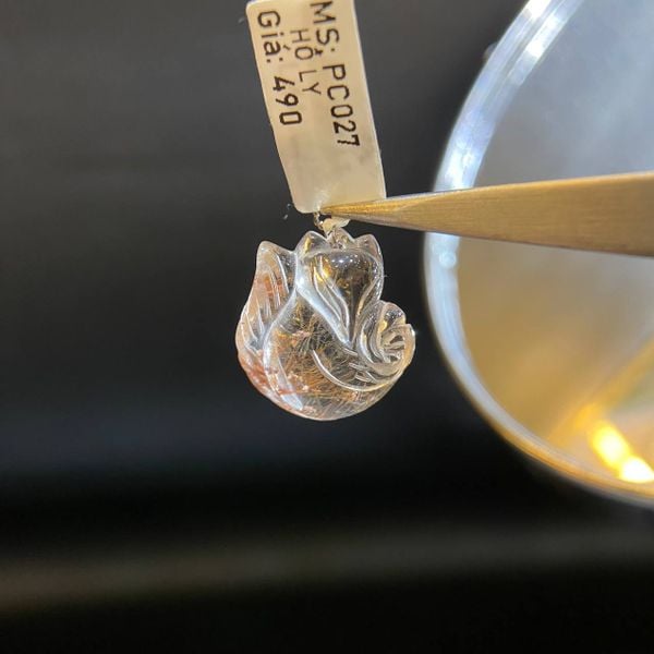  PC027 MẶT HỒ LY TÓC ĐỎ 