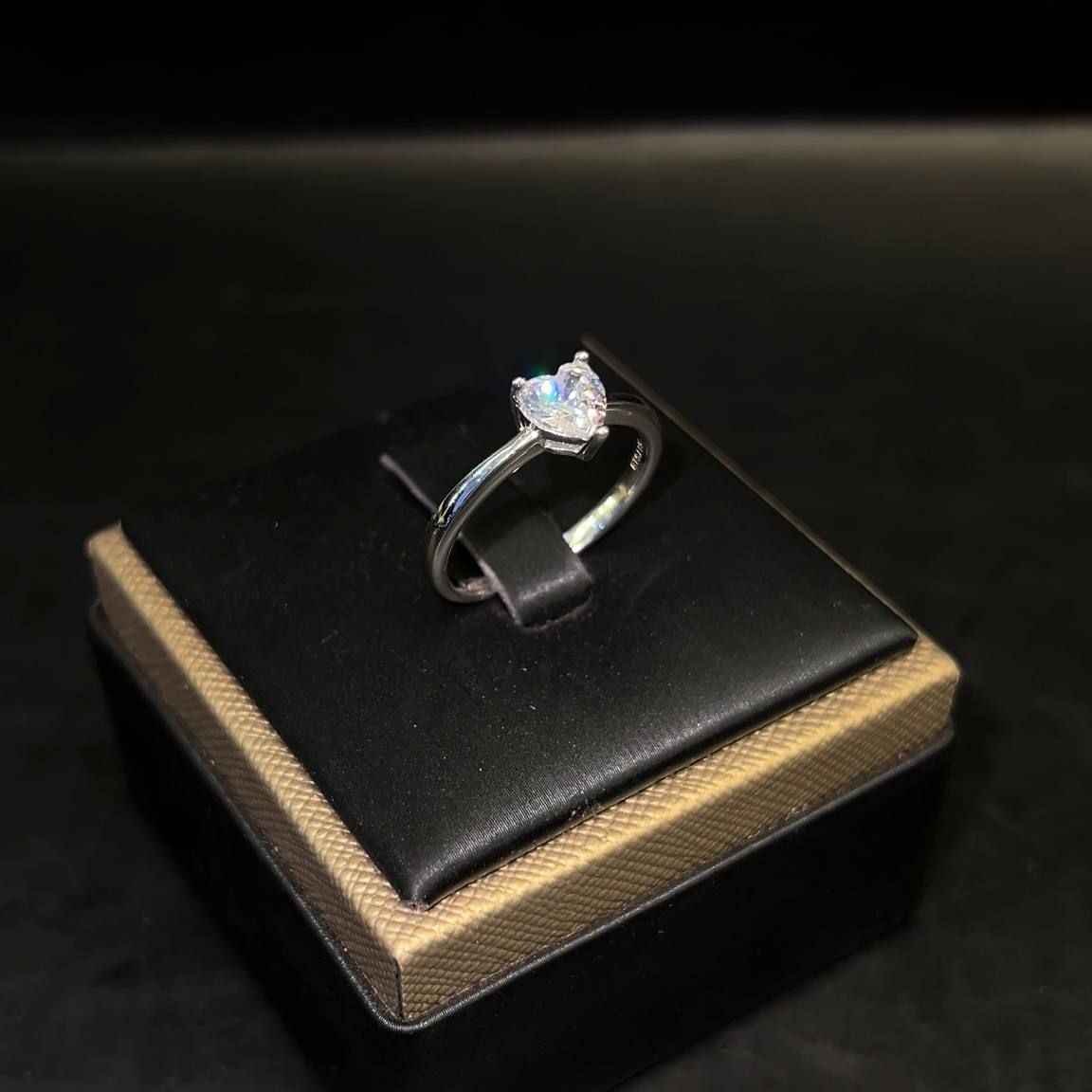  R012 Heart CZ 6mm Nhẫn nữ trơn tim 