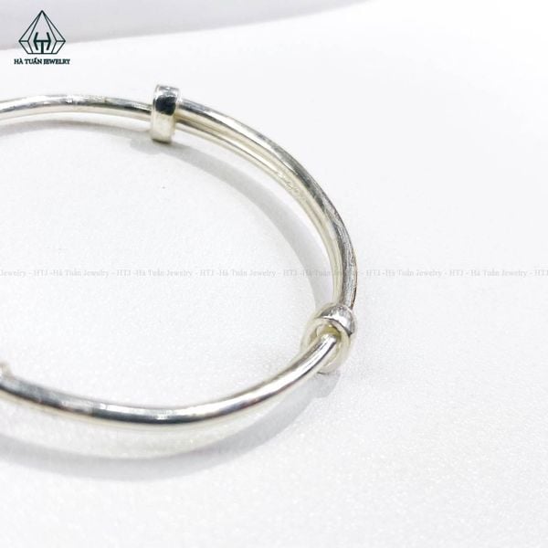  BB026 Vòng em bé charm Hello Kitty 