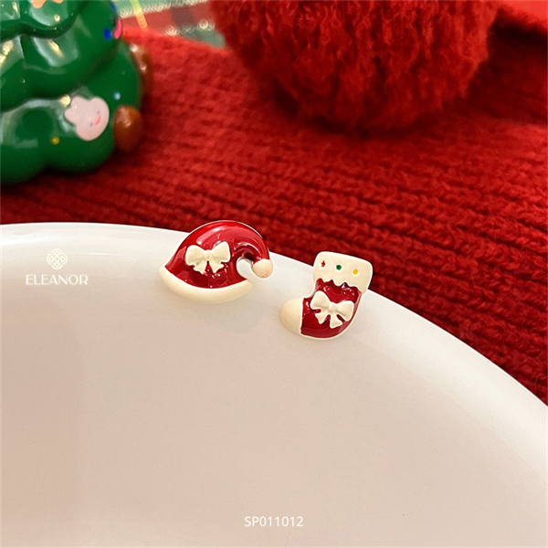  Bông tai - SP011012 vớ đỏ + mũ 