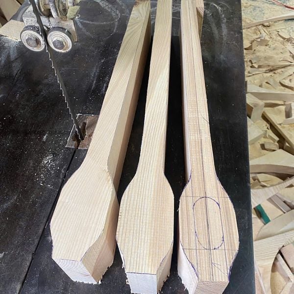 Bàn ăn tròn XDAILY | KLOT table