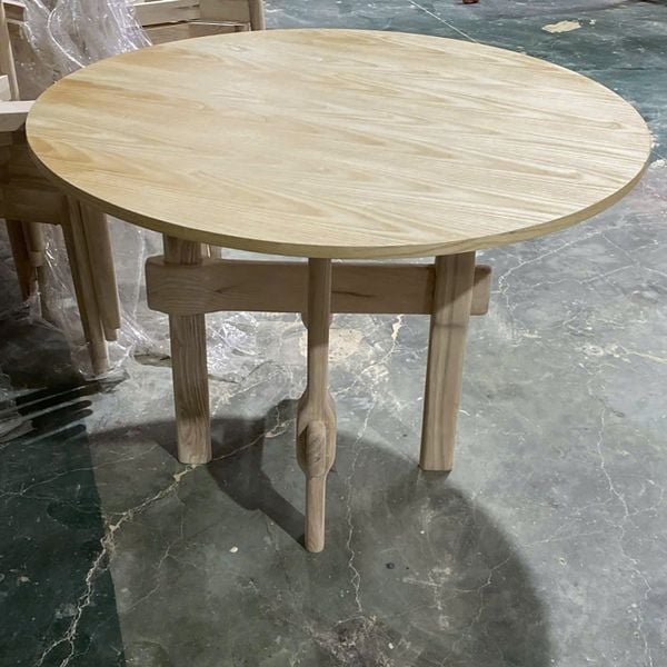 Bàn ăn tròn XDAILY | KLOT table