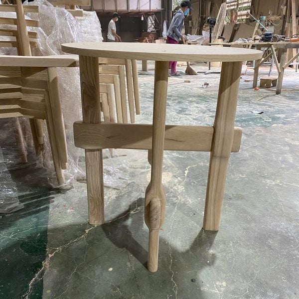 Bàn ăn tròn XDAILY | KLOT table