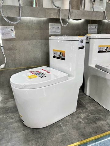 Bồn cầu liền khối nhỏ R86 – Thiết kế nhỏ gọn, men nano chống bám bẩn