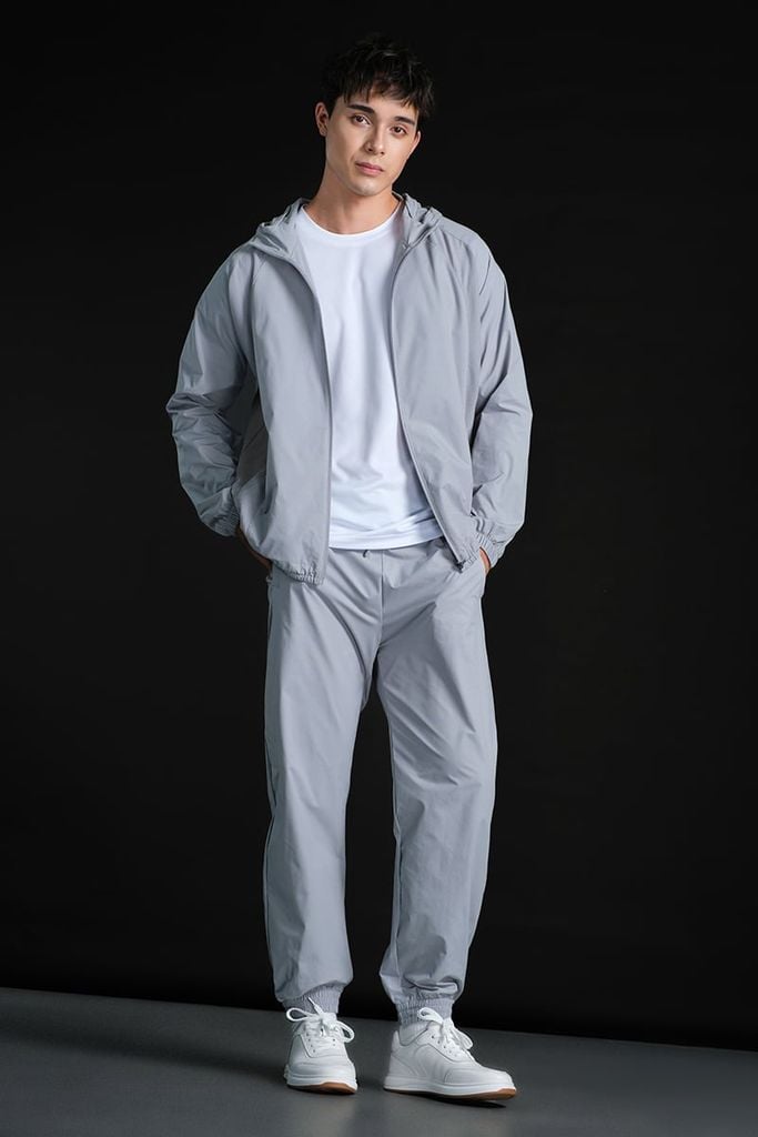 mau_GREY