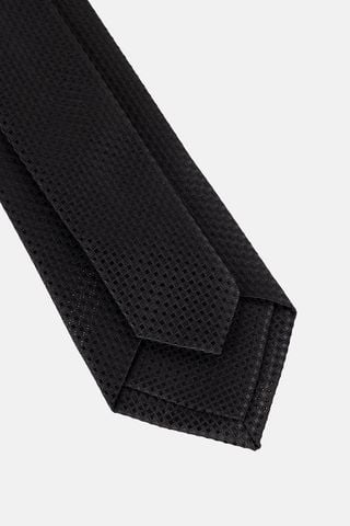 mau_BLACK