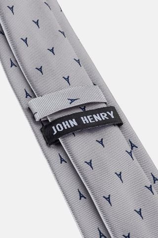 mau_GREY