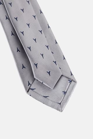 mau_GREY