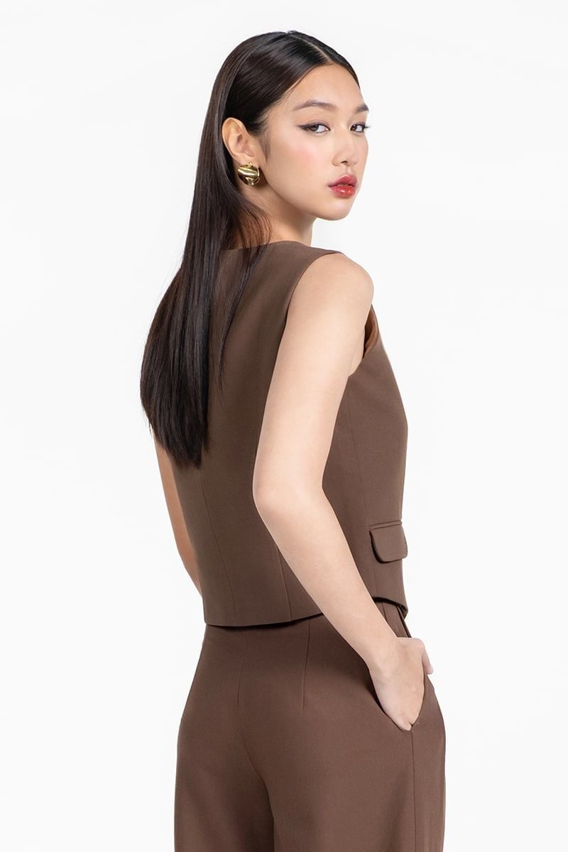  Áo Blouse Nữ Cổ Vuông Không Tay – FWBL25FH04D 