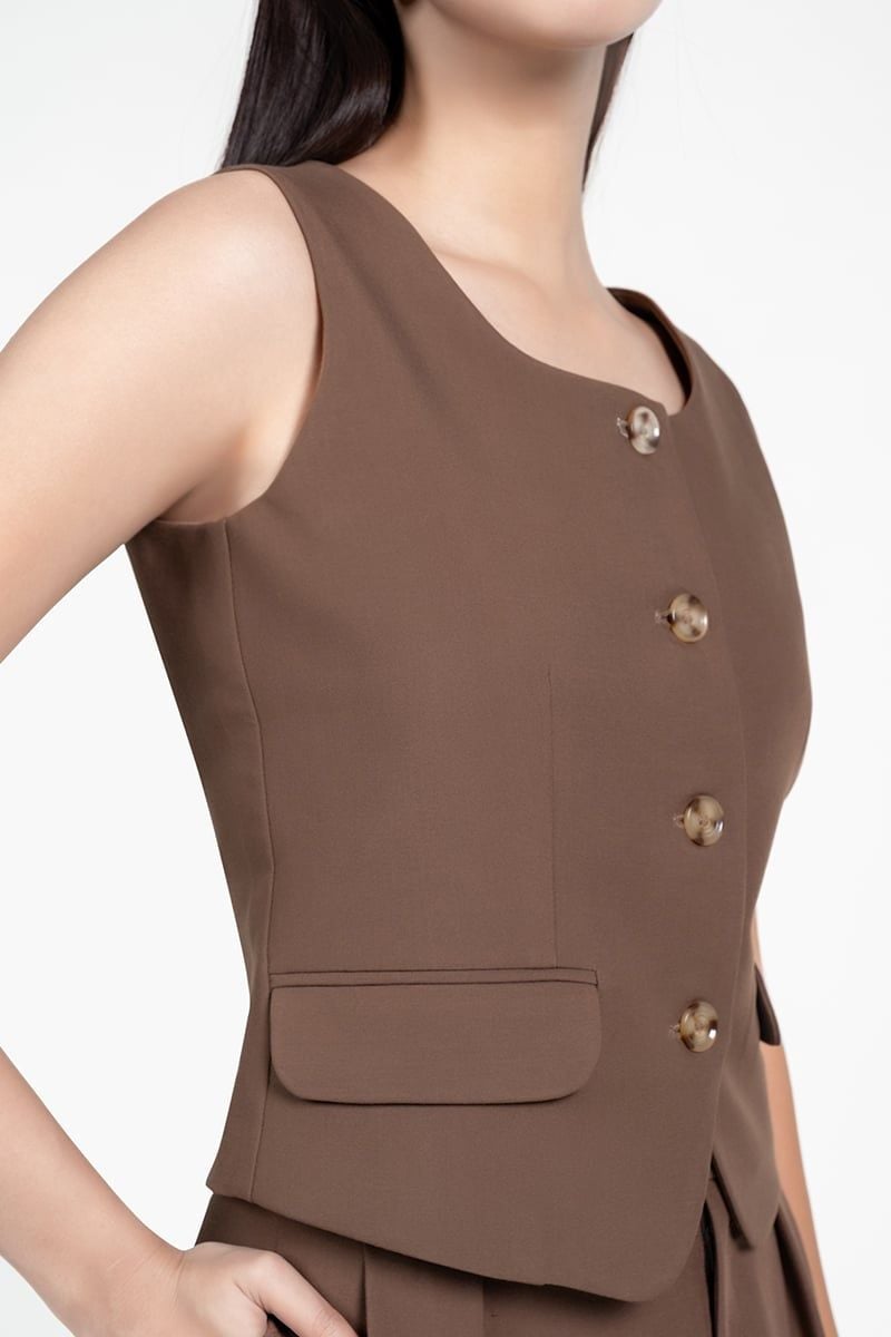  Áo Blouse Nữ Cổ Vuông Không Tay – FWBL25FH04D 