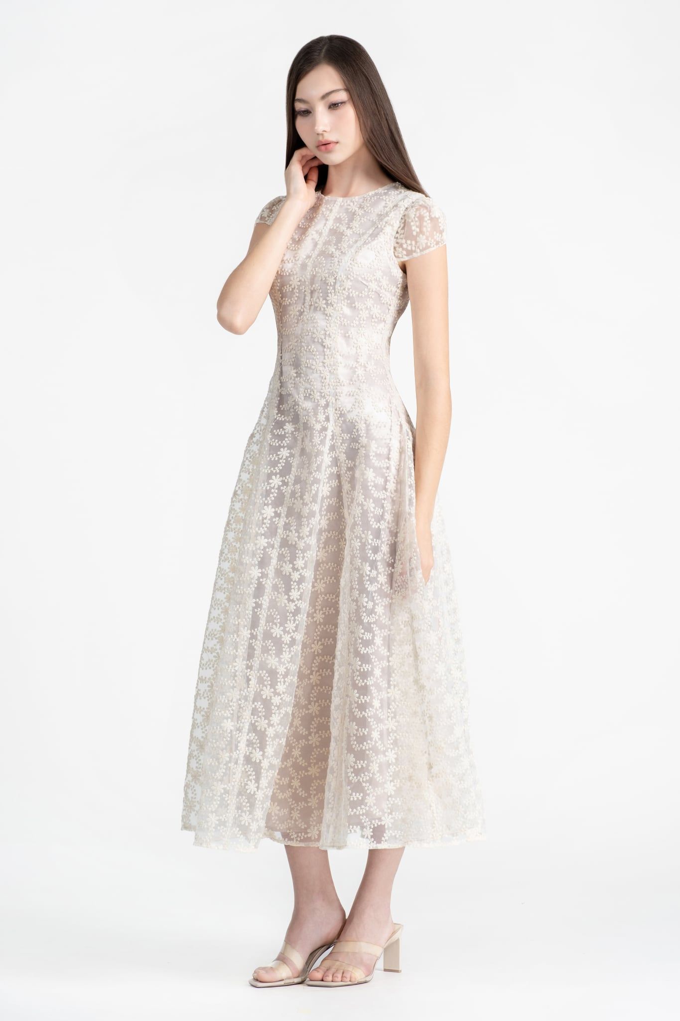  Đầm Ren Hoa Hai Lớp - FWDR26SS20C 