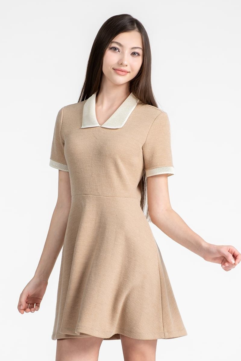  Đầm Chữ A Cổ Bẻ Thanh Lịch FWDR26SS38D 