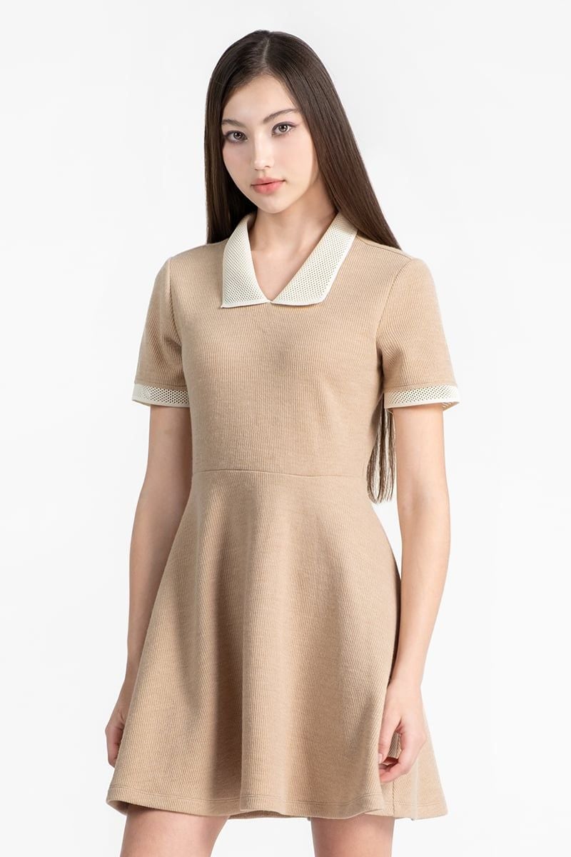  Đầm Chữ A Cổ Bẻ Thanh Lịch FWDR26SS38D 