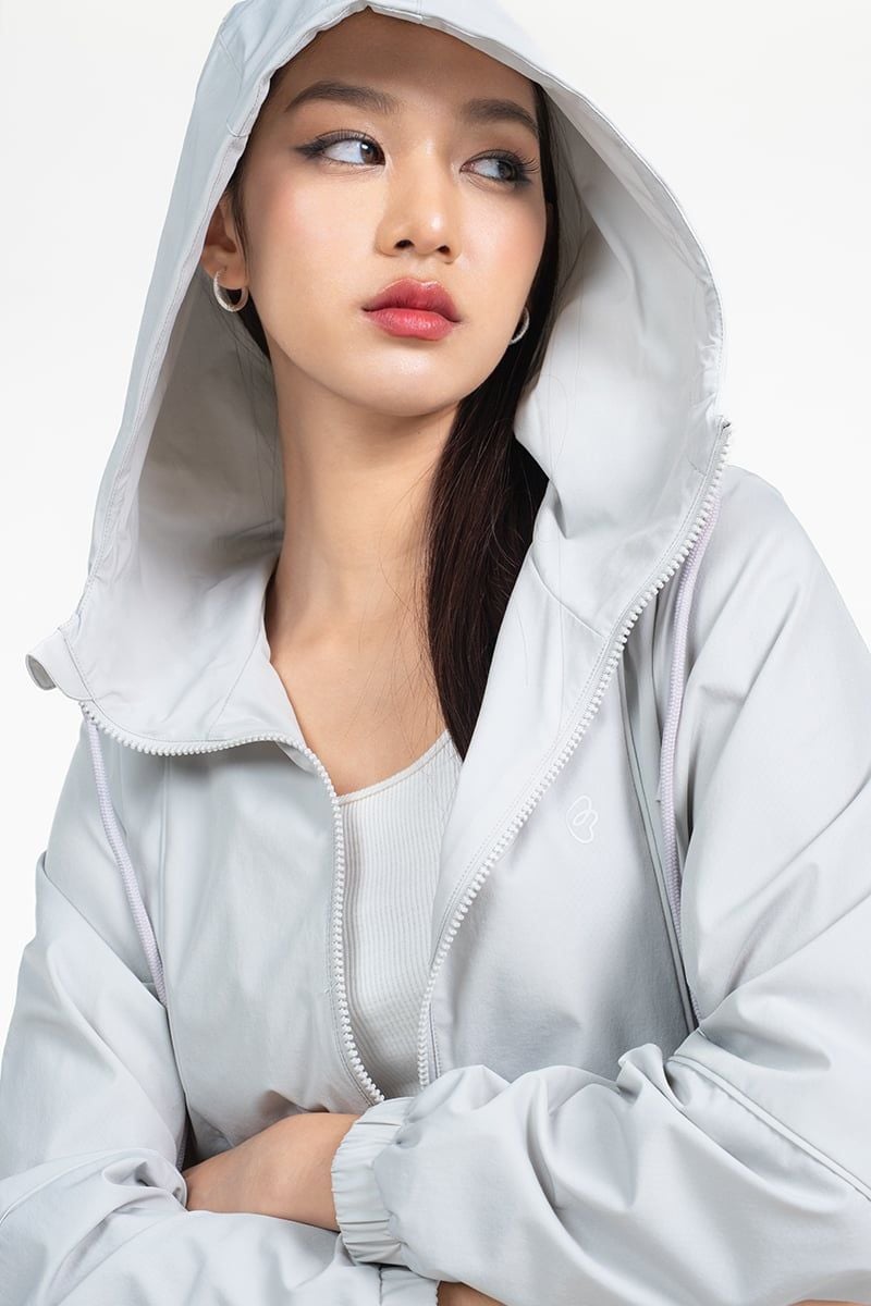  Áo Khoác Nylon Form Dáng Thể Thao – FWJK25FH02C 