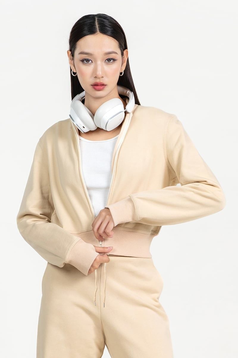  Áo Khoác Nỉ Basic Dáng Ngắn – FWJK25FH03D 