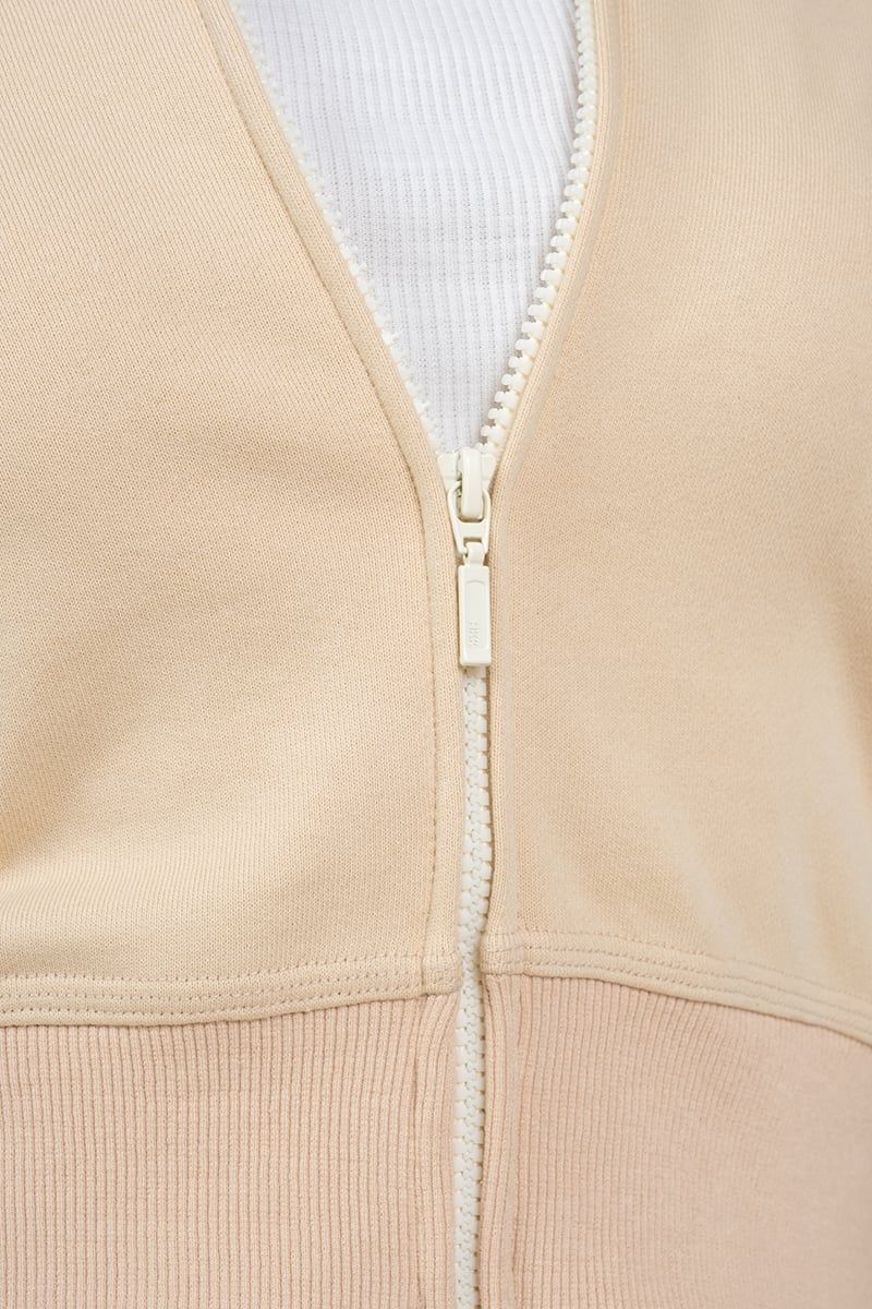  Áo Khoác Nỉ Basic Dáng Ngắn – FWJK25FH03D 