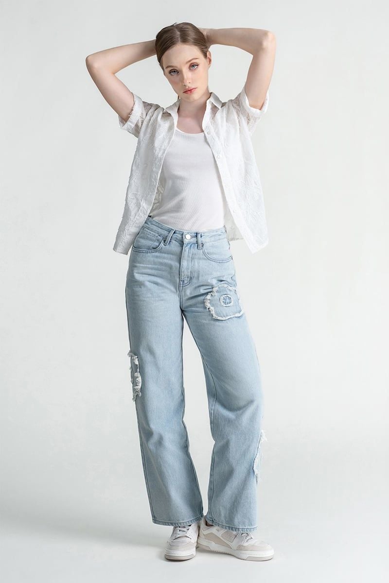  Quần Jeans Xanh Hoa Đắp Vải Trần Chỉ FWJN25FH04G 