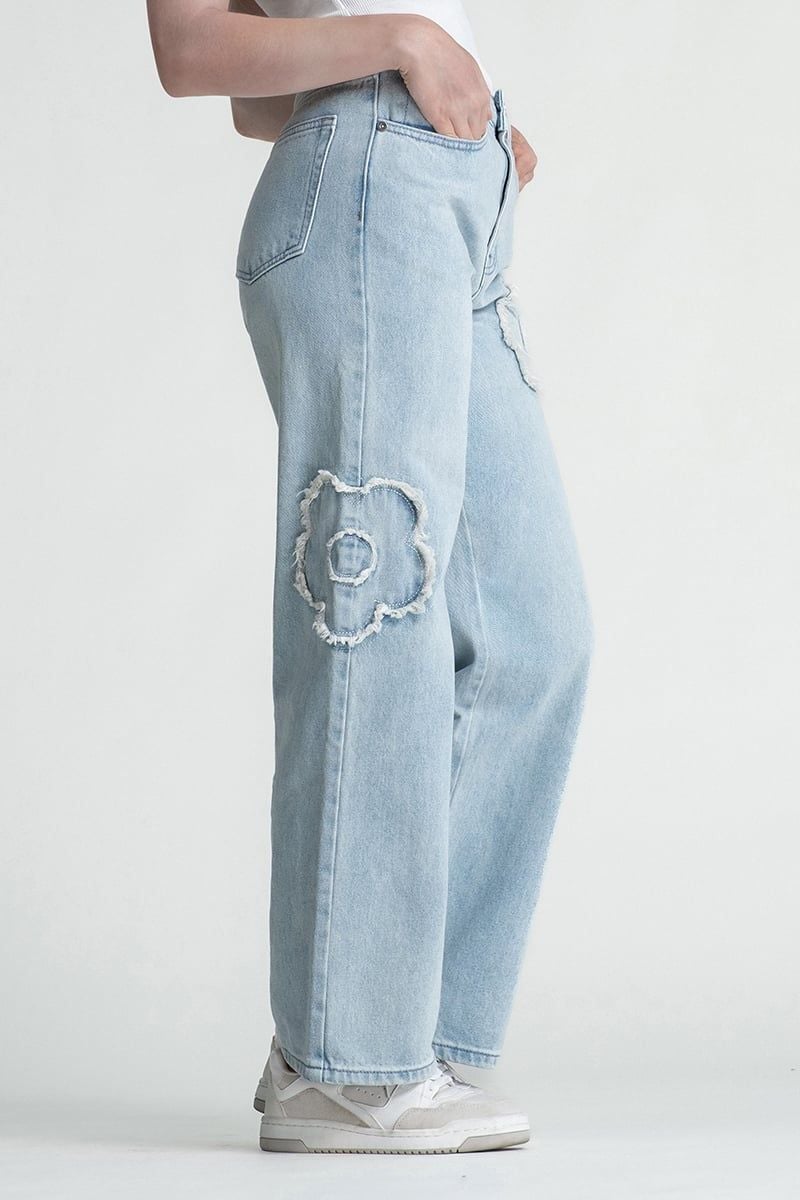  Quần Jeans Xanh Hoa Đắp Vải Trần Chỉ FWJN25FH04G 