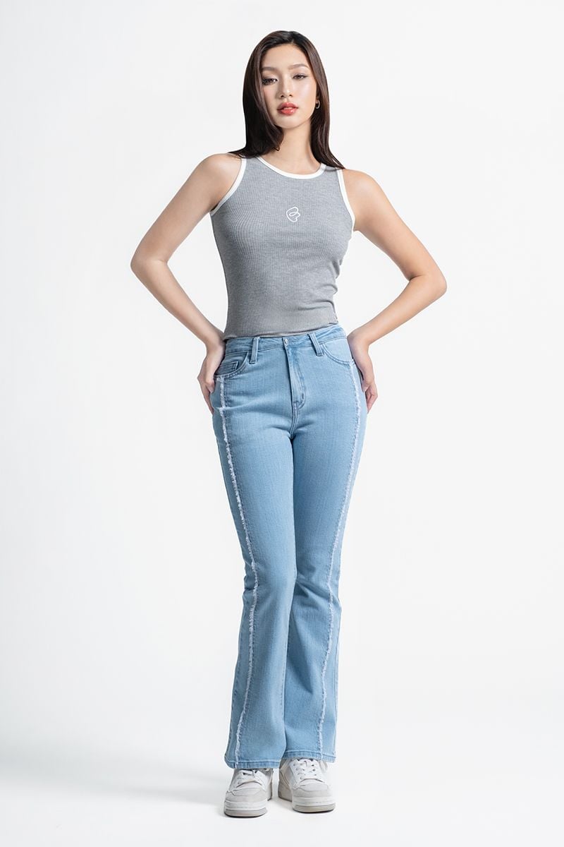  Quần Jeans Nữ Ống Loe Viền Tua – FWJN25FH07G 