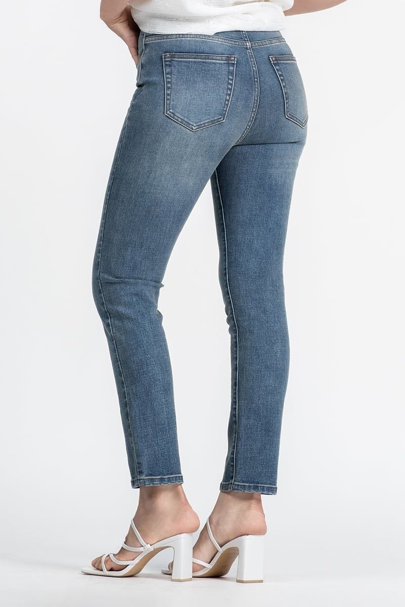  Quần Jeans Ống Ôm - FWJN26SS02D 