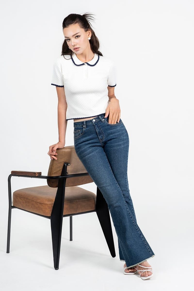  Quần Jeans Ôm Ống Loe FWJN26SS11C 