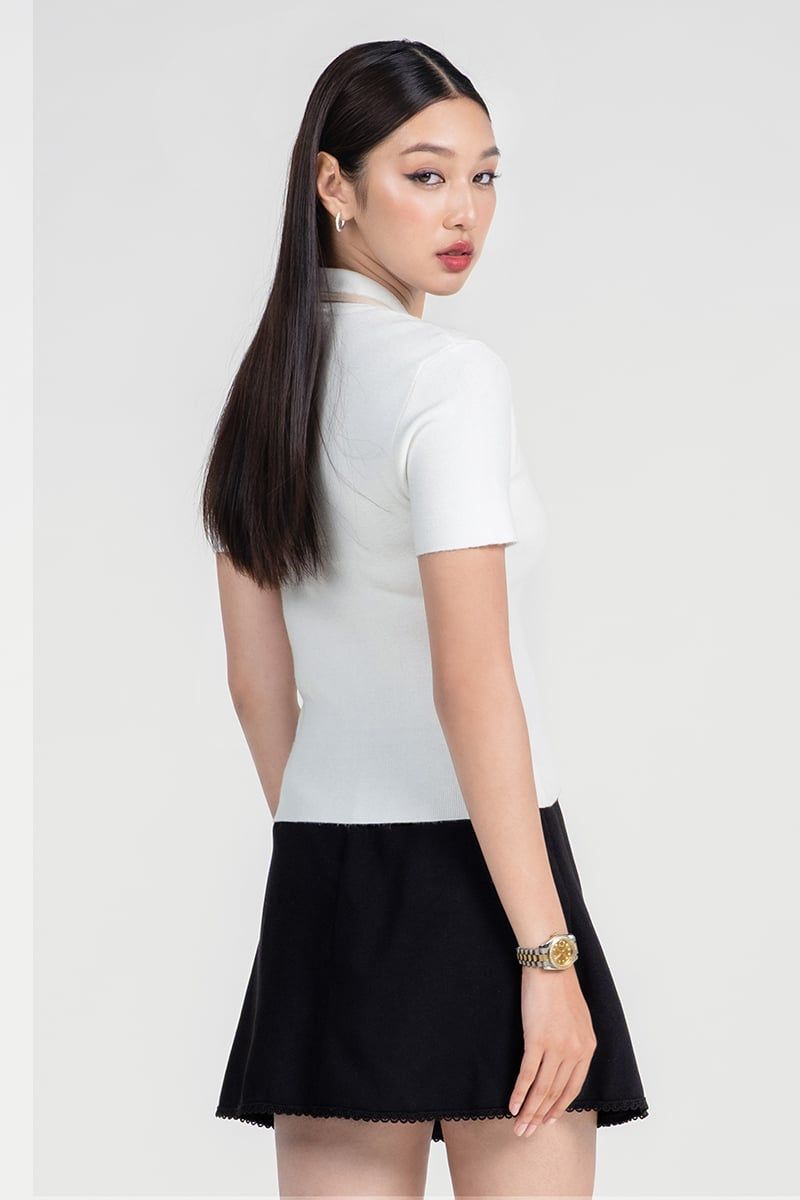  Áo Thun Cổ V Nhún Nhẹ – FWKS25FH05C 