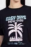  Áo Thun Graphic Easy Days New Vibe – FWTS25FH11D 